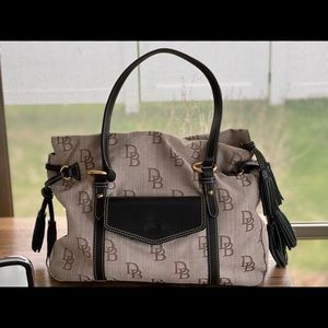 Dooney & Burke Large Grommet Sac
